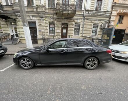 Чорний Мерседес Е-Клас, об'ємом двигуна 2.1 л та пробігом 360 тис. км за 10800 $, фото 2 на Automoto.ua