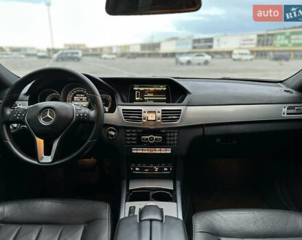 Мерседес Е-Класс 2013 в Черновцах на Automoto.ua Черный Мерседес Е-Класс, объемом двигателя 2.2 л и пробегом 371 тыс. км за 15500 $, фото 18 на Automoto.ua