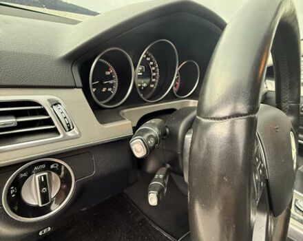 Черный Мерседес Е-Класс, объемом двигателя 2 л и пробегом 329 тыс. км за 13900 $, фото 7 на Automoto.ua
