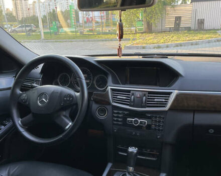 Чорний Мерседес Е-Клас, об'ємом двигуна 1.8 л та пробігом 365 тис. км за 11999 $, фото 11 на Automoto.ua