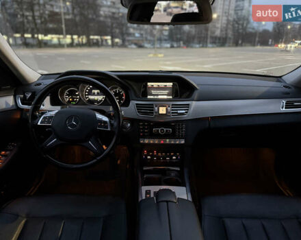 Черный Мерседес Е-Класс, объемом двигателя 2.14 л и пробегом 319 тыс. км за 16700 $, фото 31 на Automoto.ua
