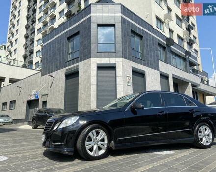 Черный Мерседес Е-Класс, объемом двигателя 2.2 л и пробегом 235 тыс. км за 16400 $, фото 4 на Automoto.ua