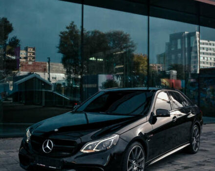 Черный Мерседес Е-Класс, объемом двигателя 5.46 л и пробегом 147 тыс. км за 35000 $, фото 12 на Automoto.ua