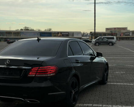 Мерседес Е-Класс 2013 в Черновцах на Automoto.ua Черный Мерседес Е-Класс, объемом двигателя 2.2 л и пробегом 371 тыс. км за 15500 $, фото 1 на Automoto.ua
