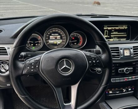 Чорний Мерседес Е-Клас, об'ємом двигуна 2.1 л та пробігом 300 тис. км за 14800 $, фото 13 на Automoto.ua