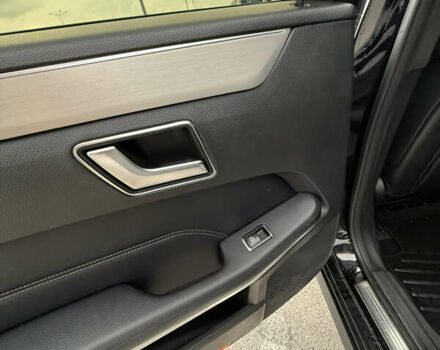 Черный Мерседес Е-Класс, объемом двигателя 2 л и пробегом 329 тыс. км за 13900 $, фото 12 на Automoto.ua