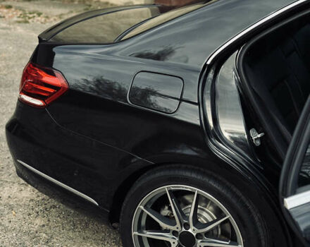 Мерседес Е-Класс 2013 в Сторожинце на Automoto.ua Черный Мерседес Е-Класс, объемом двигателя 2.14 л и пробегом 229 тыс. км за 21001 $, фото 12 на Automoto.ua