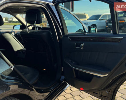 Черный Мерседес Е-Класс, объемом двигателя 2.14 л и пробегом 254 тыс. км за 18200 $, фото 25 на Automoto.ua