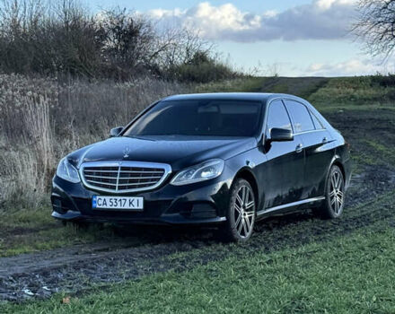 Черный Мерседес Е-Класс, объемом двигателя 2 л и пробегом 329 тыс. км за 13900 $, фото 2 на Automoto.ua