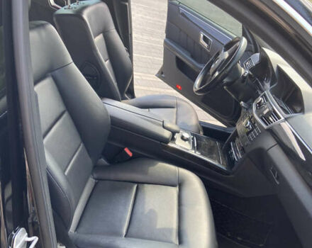 Черный Мерседес Е-Класс, объемом двигателя 2.2 л и пробегом 235 тыс. км за 16400 $, фото 8 на Automoto.ua