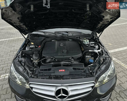 Мерседес Е-Класс 2013 в Черновцах на Automoto.ua Черный Мерседес Е-Класс, объемом двигателя 2.2 л и пробегом 371 тыс. км за 15500 $, фото 21 на Automoto.ua