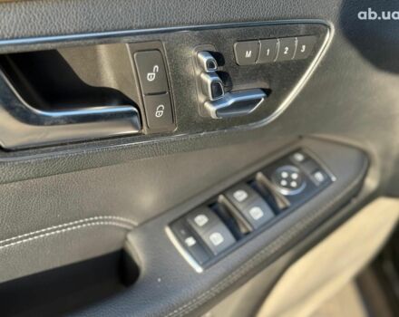 Черный Мерседес Е-Класс, объемом двигателя 3.5 л и пробегом 123 тыс. км за 21940 $, фото 23 на Automoto.ua