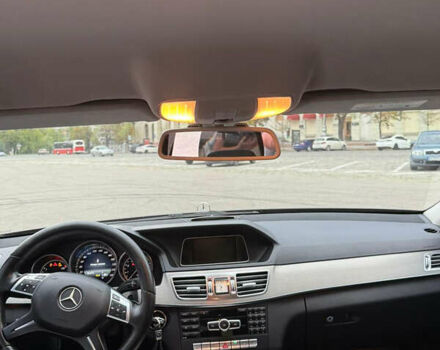 Черный Мерседес Е-Класс, объемом двигателя 2 л и пробегом 329 тыс. км за 13900 $, фото 27 на Automoto.ua