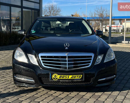 Черный Мерседес Е-Класс, объемом двигателя 2.14 л и пробегом 254 тыс. км за 18200 $, фото 1 на Automoto.ua