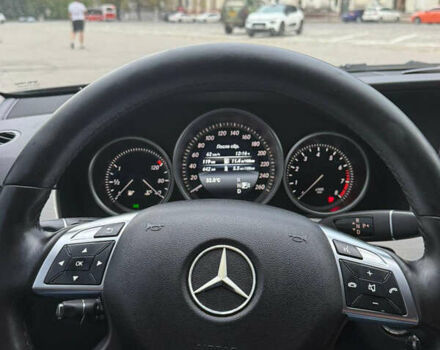 Черный Мерседес Е-Класс, объемом двигателя 2 л и пробегом 329 тыс. км за 13900 $, фото 29 на Automoto.ua