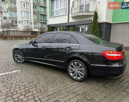 Черный Мерседес Е-Класс, объемом двигателя 2.2 л и пробегом 278 тыс. км за 12999 $, фото 8 на Automoto.ua