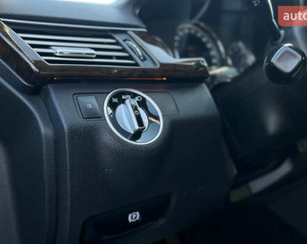 Черный Мерседес Е-Класс, объемом двигателя 2.14 л и пробегом 254 тыс. км за 18200 $, фото 14 на Automoto.ua