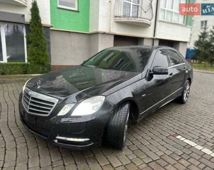 Черный Мерседес Е-Класс, объемом двигателя 2.2 л и пробегом 278 тыс. км за 12999 $, фото 6 на Automoto.ua