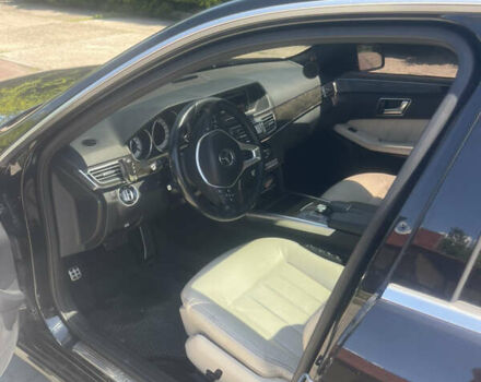 Черный Мерседес Е-Класс, объемом двигателя 2.14 л и пробегом 240 тыс. км за 19900 $, фото 14 на Automoto.ua