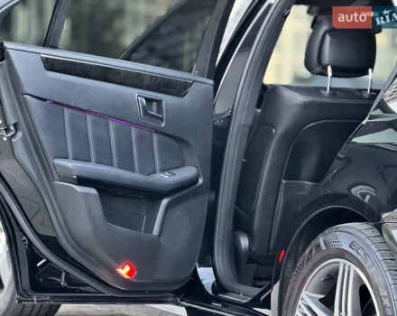 Черный Мерседес Е-Класс, объемом двигателя 2.14 л и пробегом 264 тыс. км за 18800 $, фото 26 на Automoto.ua