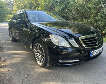 Черный Мерседес Е-Класс, объемом двигателя 1.8 л и пробегом 293 тыс. км за 9999 $, фото 1 на Automoto.ua