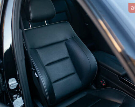 Черный Мерседес Е-Класс, объемом двигателя 2.1 л и пробегом 90 тыс. км за 16000 $, фото 34 на Automoto.ua