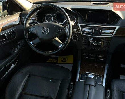 Черный Мерседес Е-Класс, объемом двигателя 2.14 л и пробегом 254 тыс. км за 18200 $, фото 19 на Automoto.ua