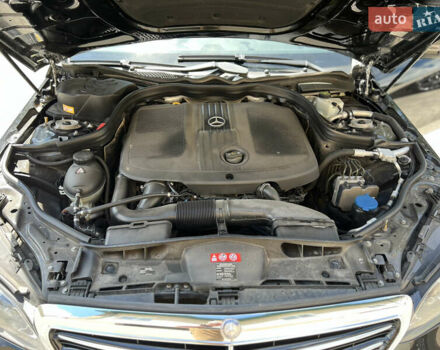 Черный Мерседес Е-Класс, объемом двигателя 2.2 л и пробегом 220 тыс. км за 17000 $, фото 11 на Automoto.ua