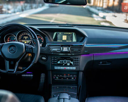 Черный Мерседес Е-Класс, объемом двигателя 2.1 л и пробегом 90 тыс. км за 16000 $, фото 17 на Automoto.ua