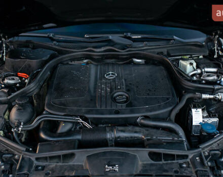 Черный Мерседес Е-Класс, объемом двигателя 2.1 л и пробегом 90 тыс. км за 16000 $, фото 12 на Automoto.ua