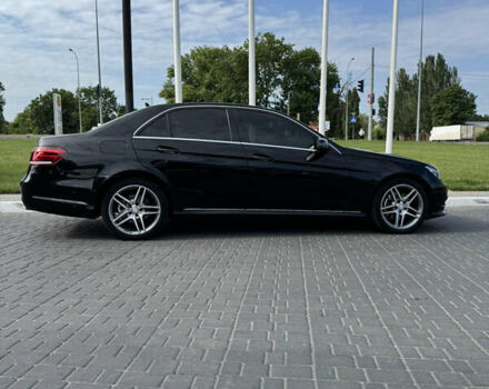 Черный Мерседес Е-Класс, объемом двигателя 2.14 л и пробегом 230 тыс. км за 17000 $, фото 2 на Automoto.ua