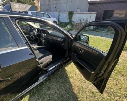 Черный Мерседес Е-Класс, объемом двигателя 2.1 л и пробегом 422 тыс. км за 15000 $, фото 9 на Automoto.ua