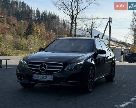 Черный Мерседес Е-Класс, объемом двигателя 2.1 л и пробегом 310 тыс. км за 17500 $, фото 1 на Automoto.ua