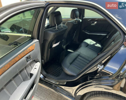 Черный Мерседес Е-Класс, объемом двигателя 2.2 л и пробегом 220 тыс. км за 17000 $, фото 8 на Automoto.ua