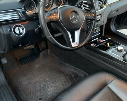 Мерседес Е-Класс 2013 в Дрогобыче на Automoto.ua Черный Мерседес Е-Класс, объемом двигателя 2.14 л и пробегом 298 тыс. км за 14000 $, фото 39 на Automoto.ua