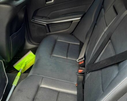 Черный Мерседес Е-Класс, объемом двигателя 2 л и пробегом 100 тыс. км за 18400 $, фото 11 на Automoto.ua