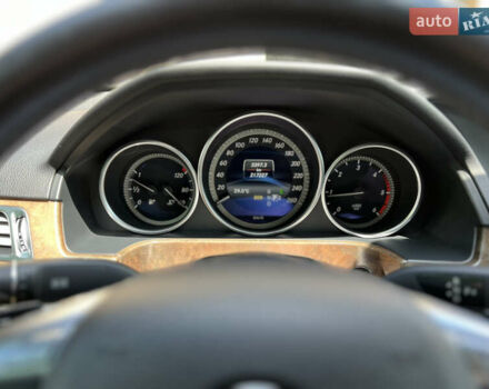 Черный Мерседес Е-Класс, объемом двигателя 2.2 л и пробегом 220 тыс. км за 17000 $, фото 15 на Automoto.ua