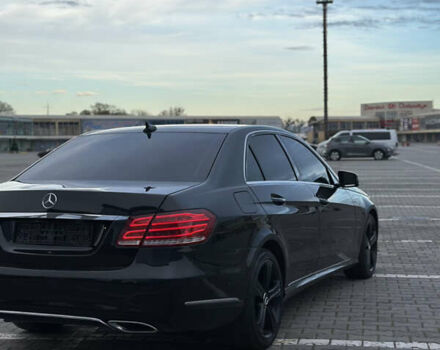 Мерседес Е-Класс 2013 в Черновцах на Automoto.ua Черный Мерседес Е-Класс, объемом двигателя 2.2 л и пробегом 371 тыс. км за 15500 $, фото 3 на Automoto.ua