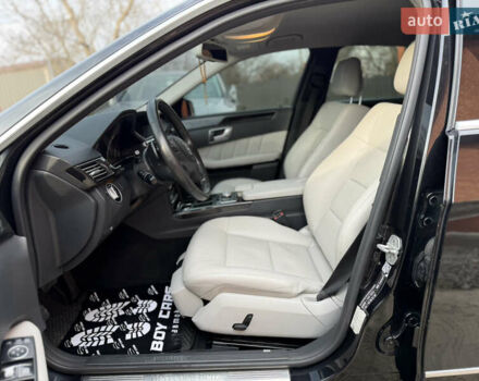 Чорний Мерседес Е-Клас, об'ємом двигуна 2.2 л та пробігом 277 тис. км за 12999 $, фото 6 на Automoto.ua