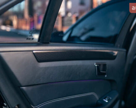 Черный Мерседес Е-Класс, объемом двигателя 2.1 л и пробегом 90 тыс. км за 16000 $, фото 14 на Automoto.ua