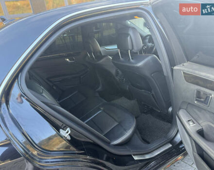 Черный Мерседес Е-Класс, объемом двигателя 2.1 л и пробегом 310 тыс. км за 17500 $, фото 22 на Automoto.ua