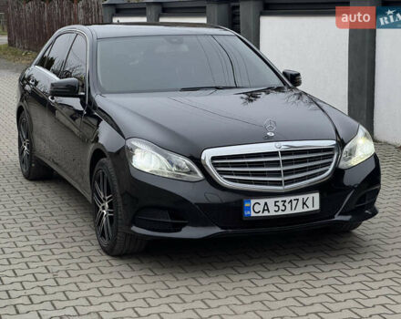 Чорний Мерседес Е-Клас, об'ємом двигуна 2 л та пробігом 329 тис. км за 13600 $, фото 4 на Automoto.ua