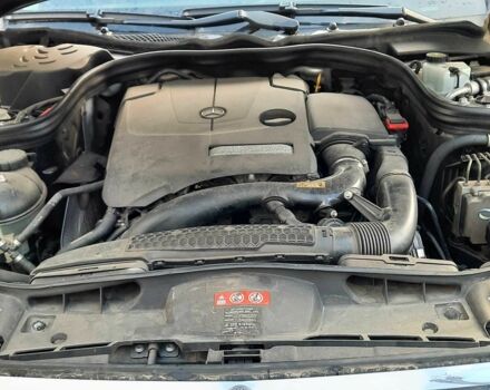 Черный Мерседес Е-Класс, объемом двигателя 2 л и пробегом 100 тыс. км за 18400 $, фото 3 на Automoto.ua