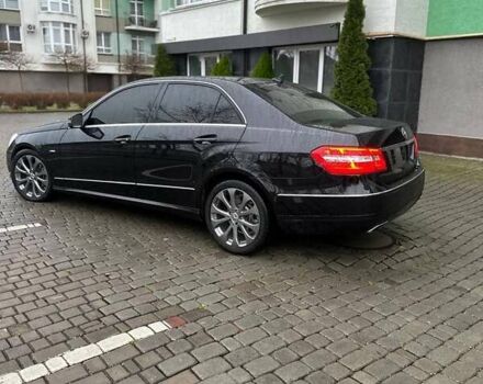 Черный Мерседес Е-Класс, объемом двигателя 2.2 л и пробегом 278 тыс. км за 12999 $, фото 2 на Automoto.ua