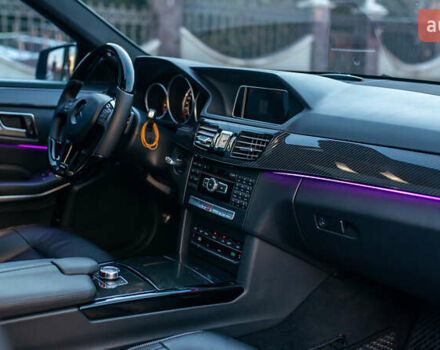 Черный Мерседес Е-Класс, объемом двигателя 2.1 л и пробегом 90 тыс. км за 16000 $, фото 36 на Automoto.ua