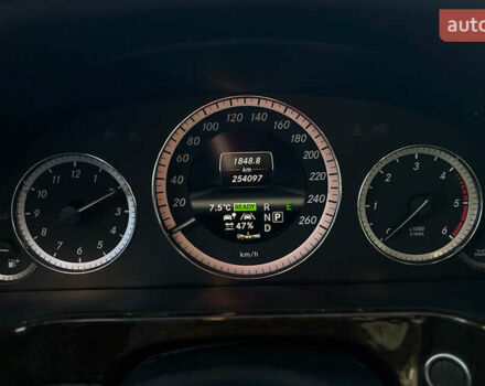 Черный Мерседес Е-Класс, объемом двигателя 2.14 л и пробегом 254 тыс. км за 18200 $, фото 13 на Automoto.ua