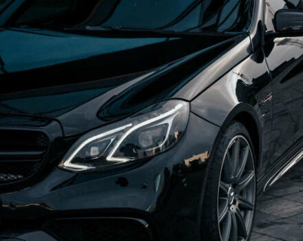 Мерседес Е-Клас 2013 у Києві на Automoto.ua Чорний Мерседес Е-Клас, об'ємом двигуна 5.46 л та пробігом 147 тис. км за 37000 $, фото 1 на Automoto.ua