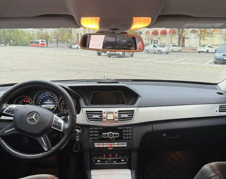 Черный Мерседес Е-Класс, объемом двигателя 2 л и пробегом 329 тыс. км за 13900 $, фото 28 на Automoto.ua