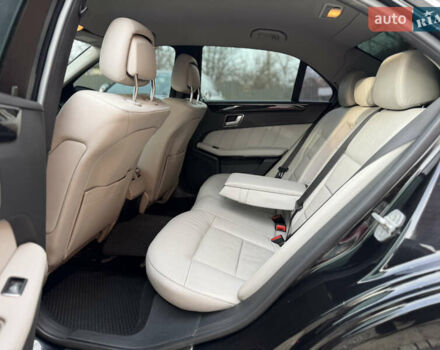 Чорний Мерседес Е-Клас, об'ємом двигуна 2.2 л та пробігом 277 тис. км за 12999 $, фото 7 на Automoto.ua