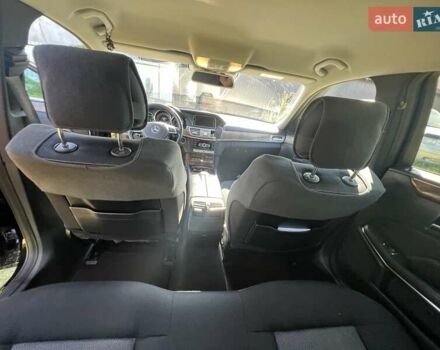 Черный Мерседес Е-Класс, объемом двигателя 2.1 л и пробегом 422 тыс. км за 15000 $, фото 4 на Automoto.ua